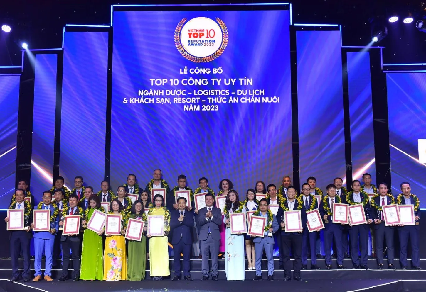 Gemadept và Gemalink cùng được vinh danh trong Bảng xếp hạng Top 10 Công ty uy tín Ngành Logistics năm 2023